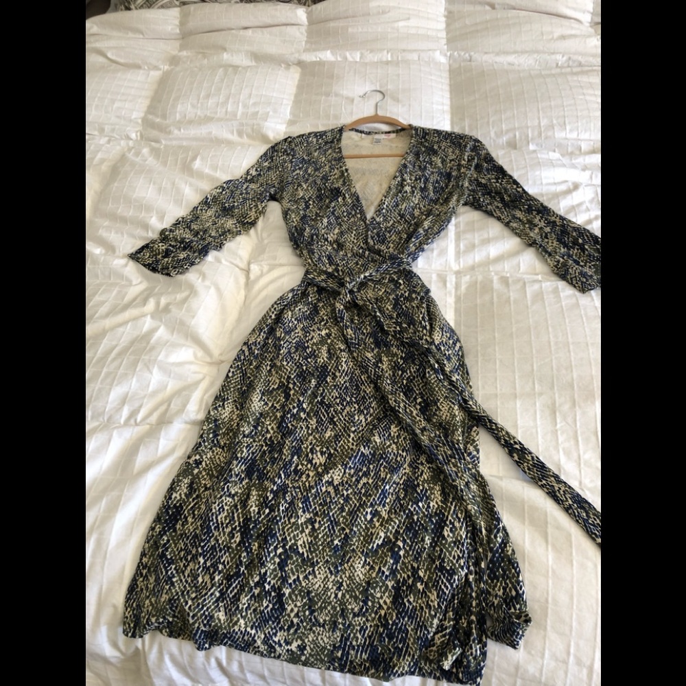 Diane Von Furstenburg Wrap Dress. Size 4